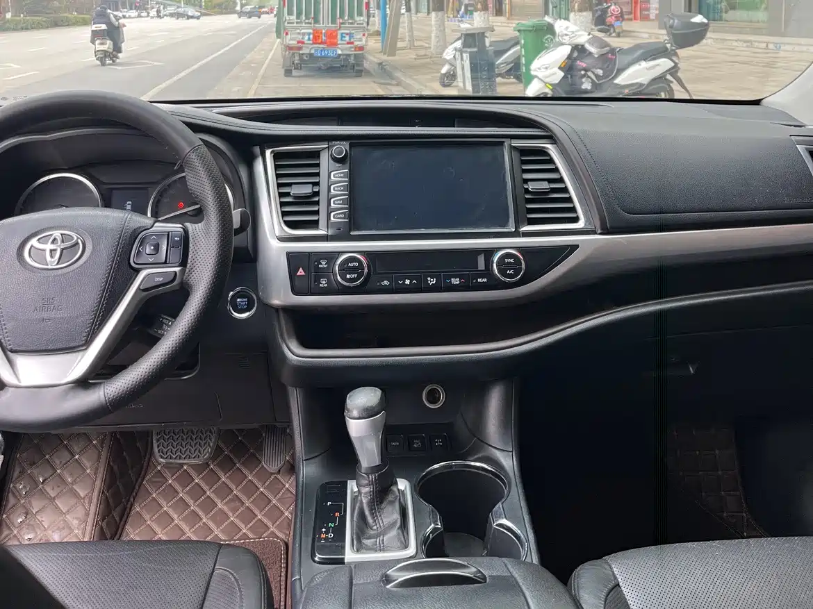 Toyota Highlander 2017 2.0T 4WD Premium 7-Seater фото 7