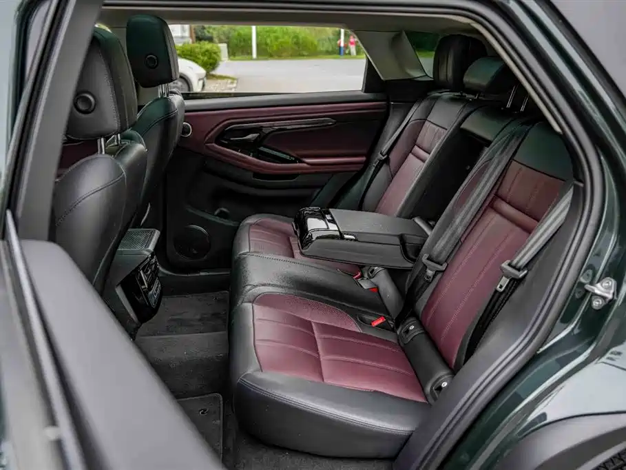 Land Rover Range Rover Evoque 2023 Range Rover Evoque L 249PS Luxury Edition фото 24