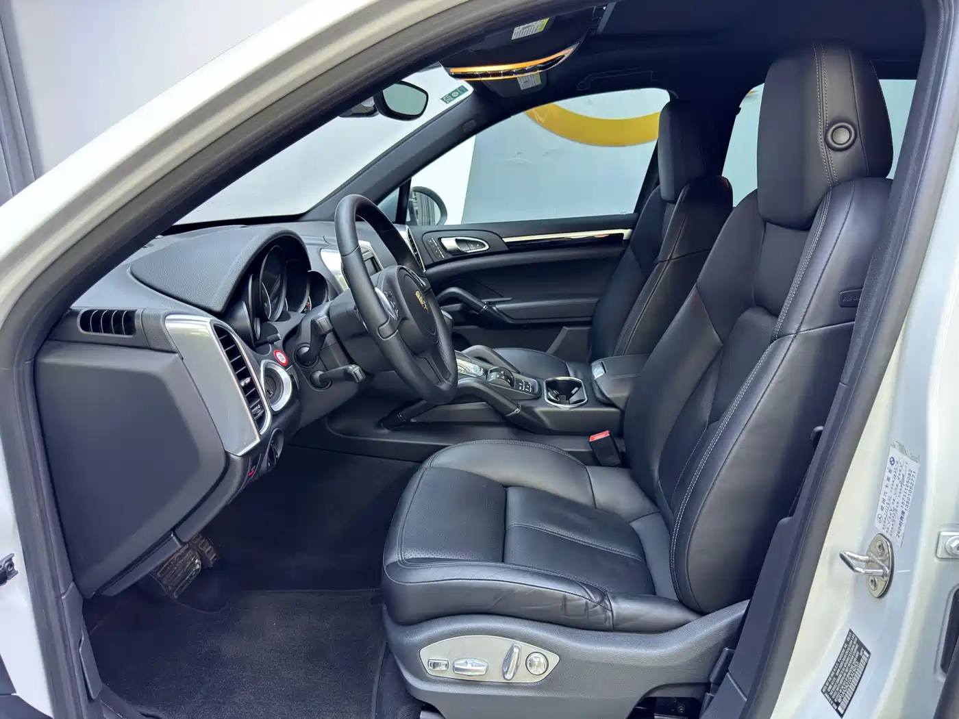 Photo 12 - Porsche Cayenne