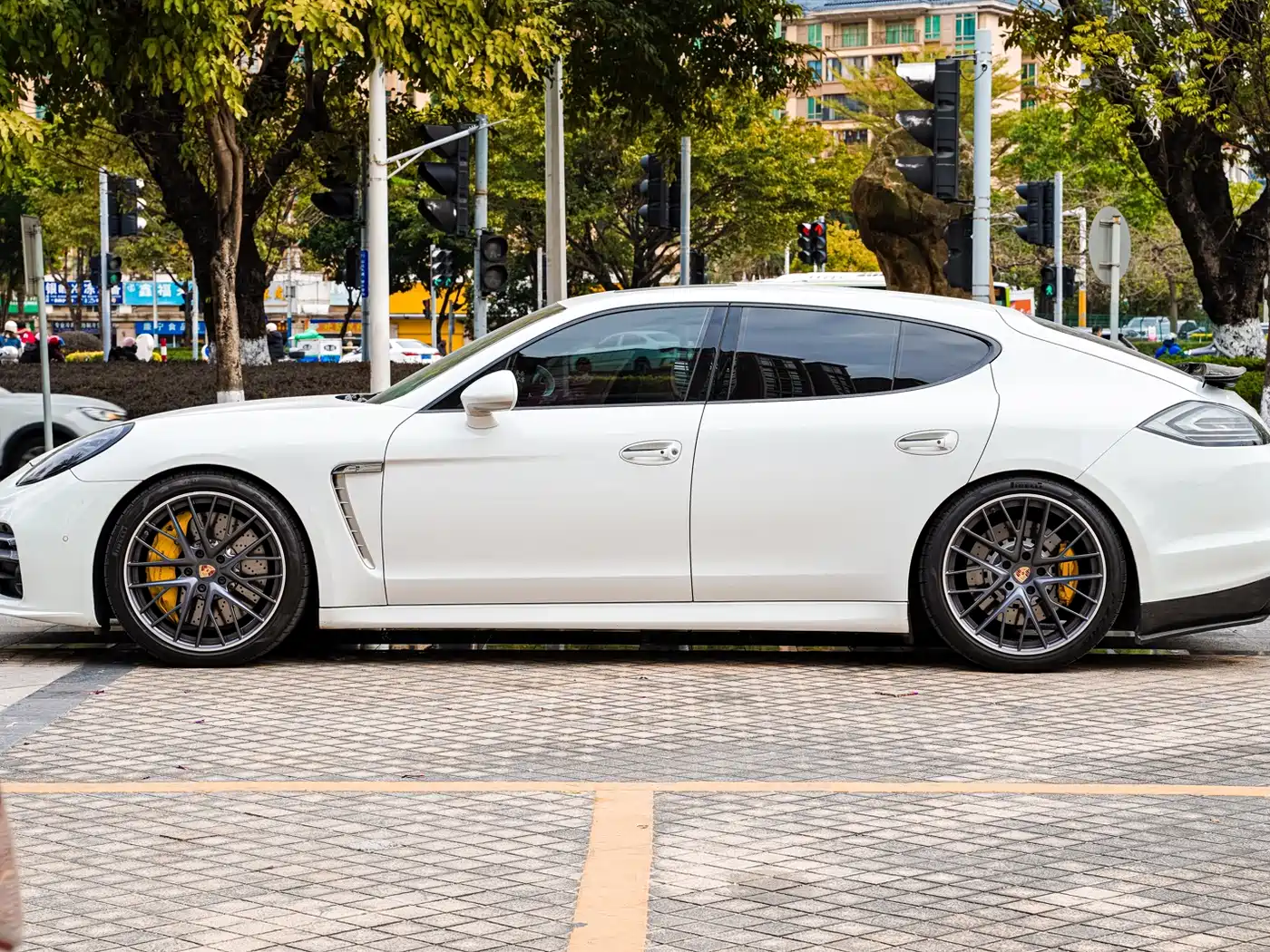 Porsche Panamera 2013 Panamera Platinum Edition 3.6L фото 4
