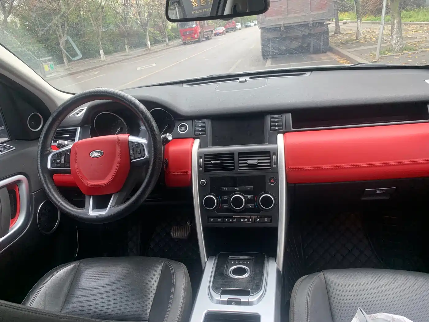 Land Rover Discovery Sport 2017 2.0T SE фото 3