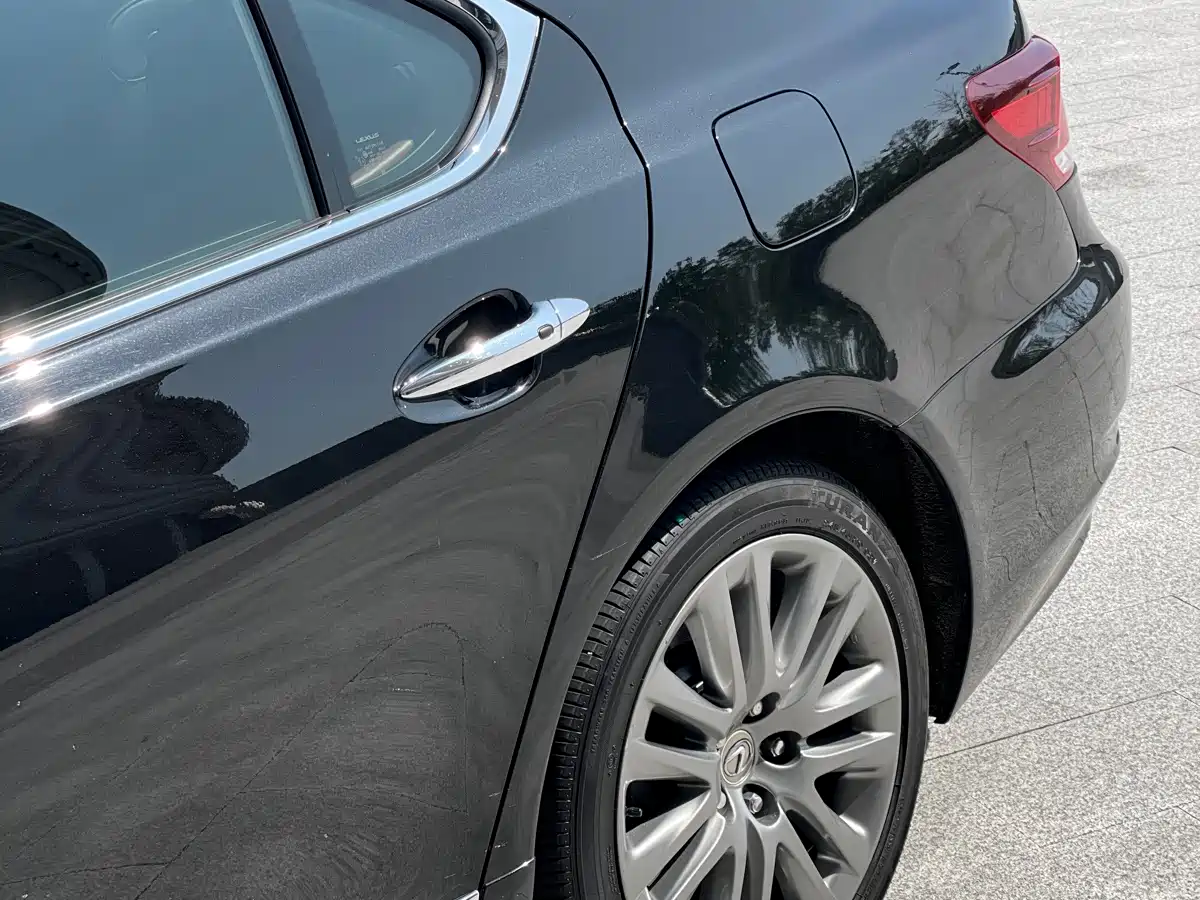 Lexus LS 2014 600hL фото 44