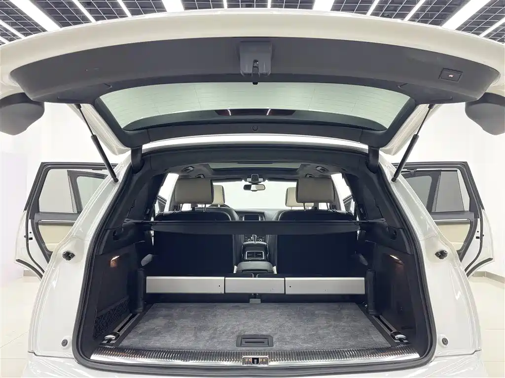 Audi Q7 2010 Model 6.0 V12 TDI Flagship фото 21
