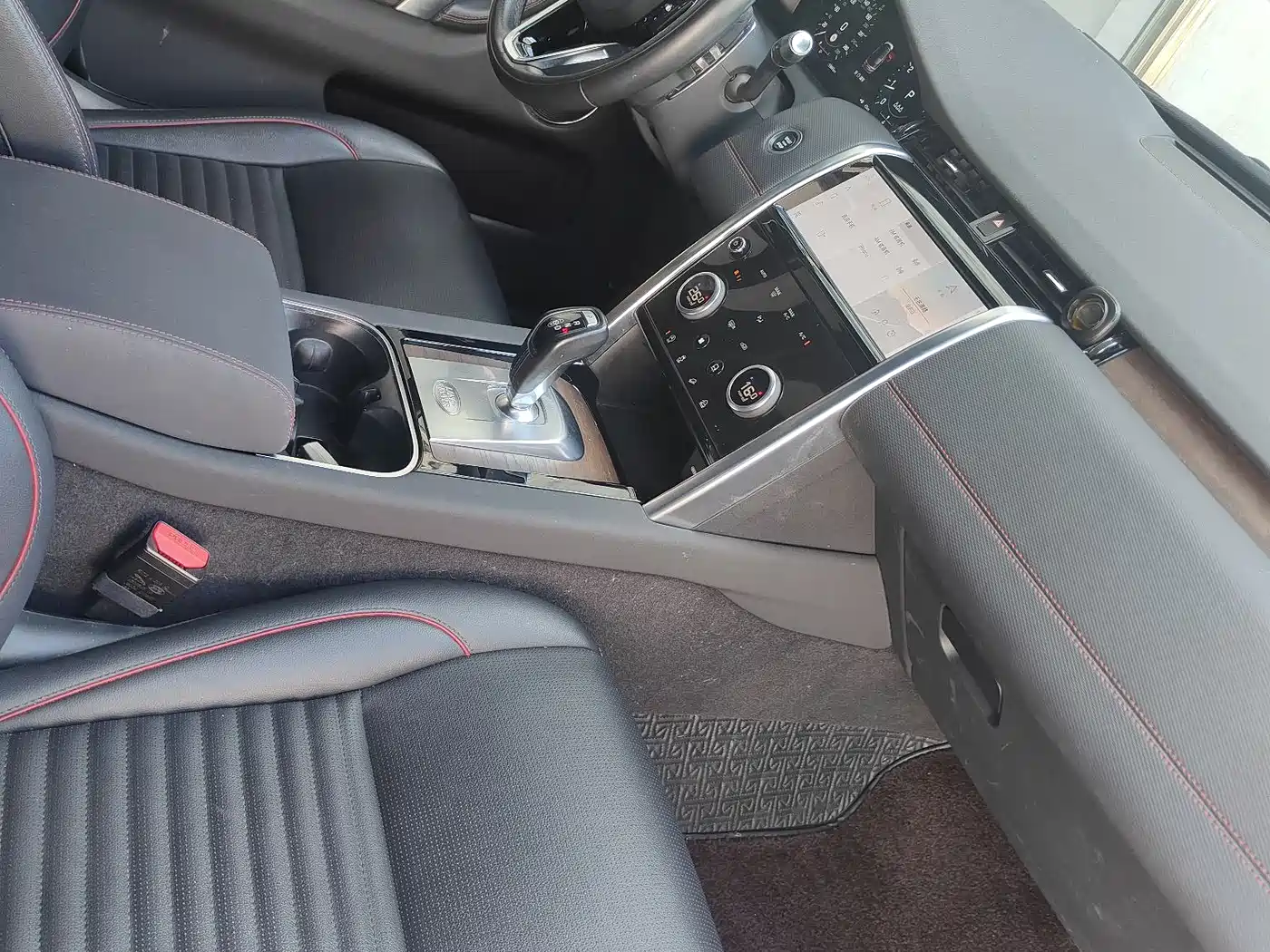 LAND ROVER DISCOVER SPORTS