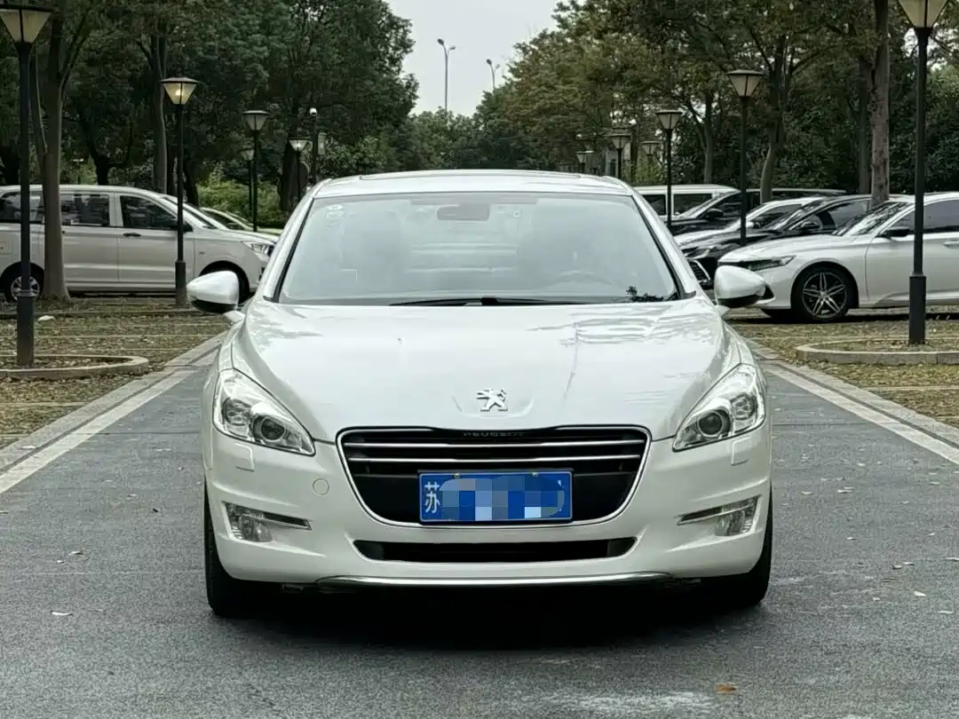 Peugeot 508 2013 2.0L 2nd Anniversary Auto Sunroof Classic Edition фото 2