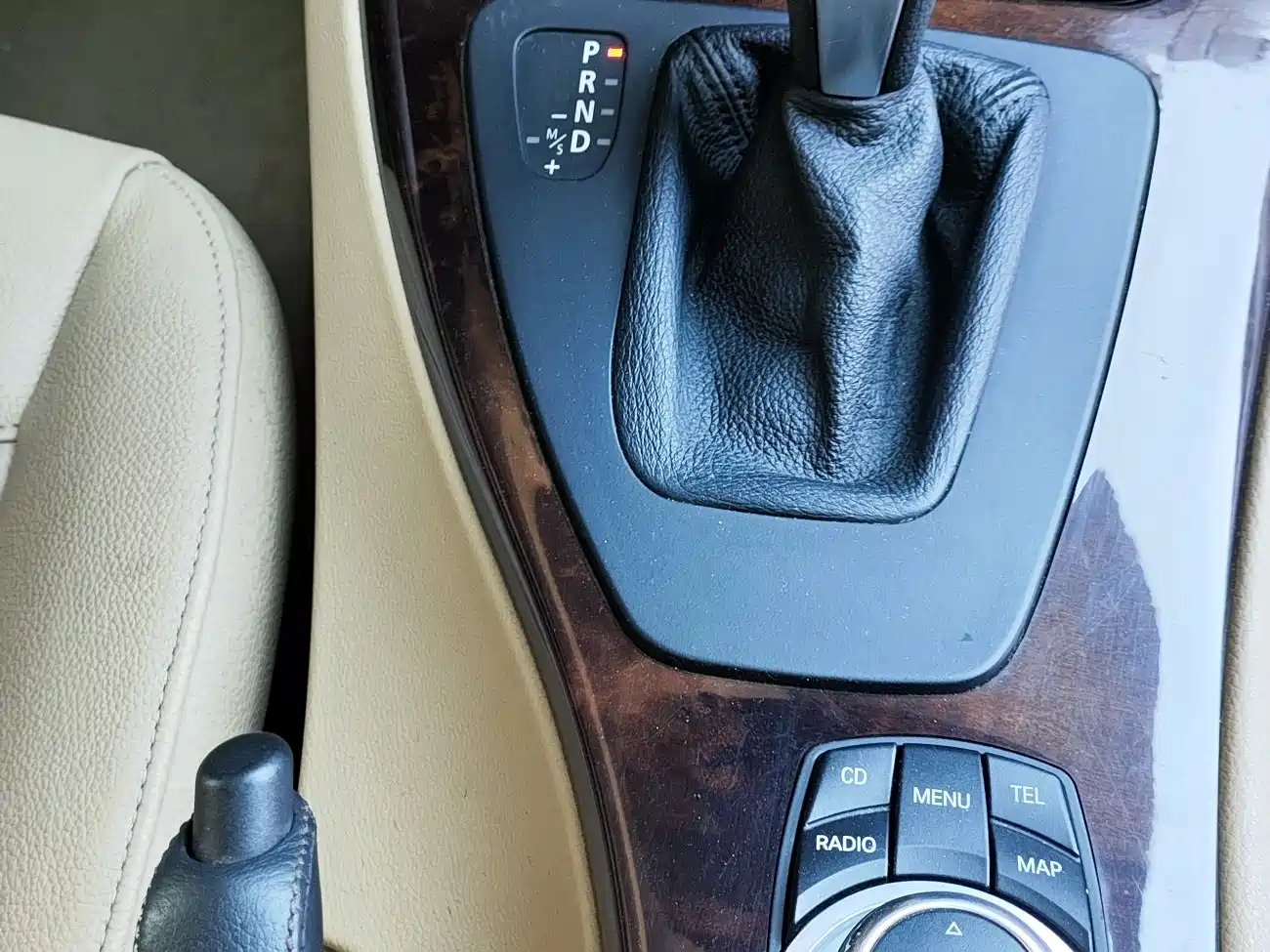 BMW 3 Series (Import) 2010 320i Luxury фото 13