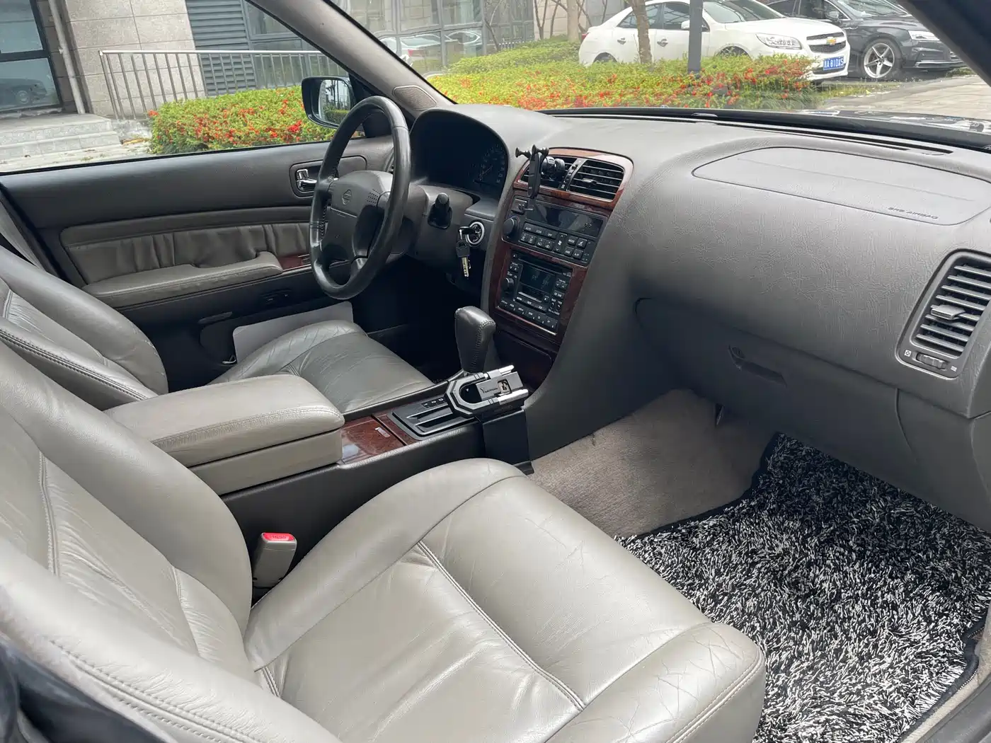 Nissan фото 6