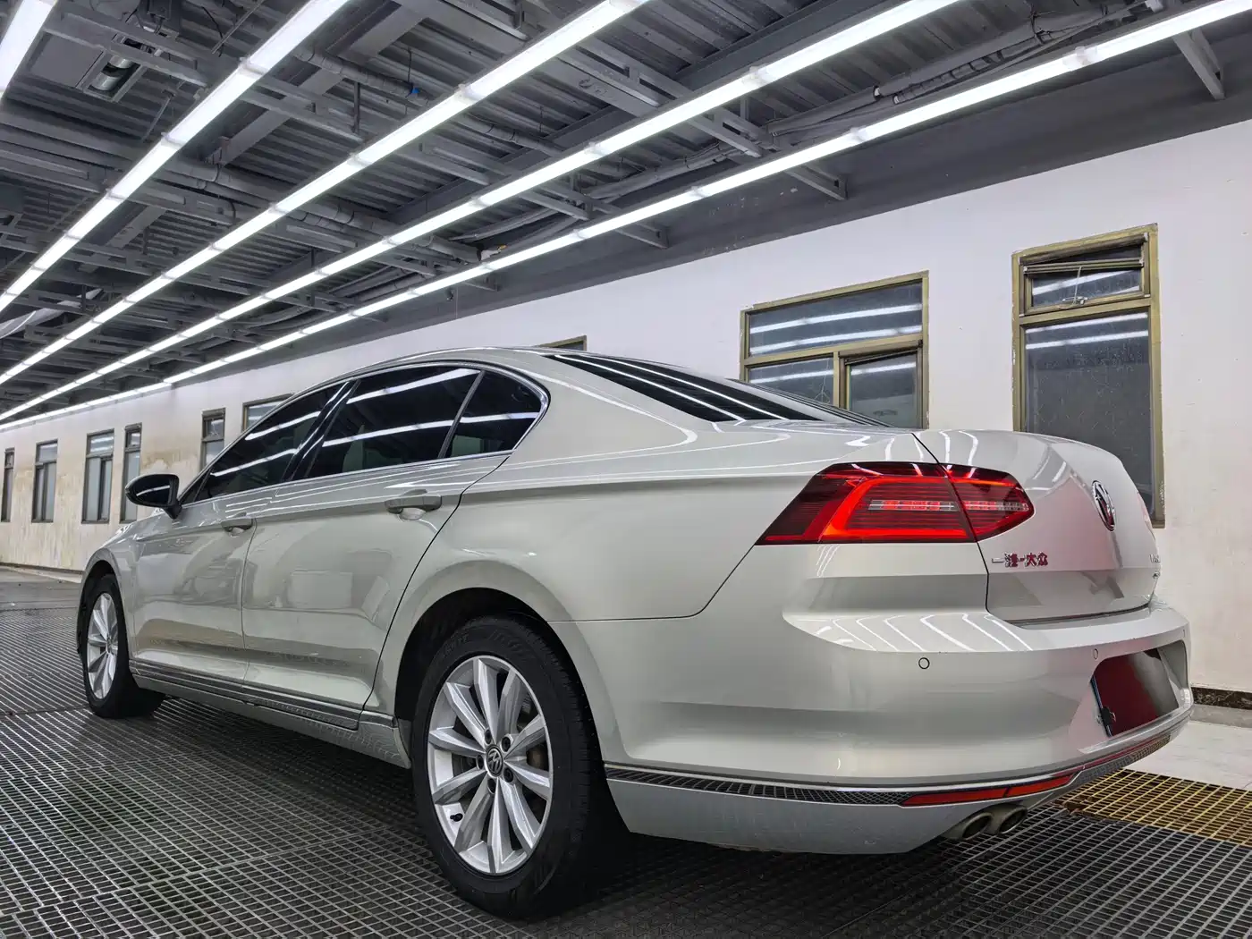 Volkswagen Magotan 2017 330TSI DSG Leading фото 3
