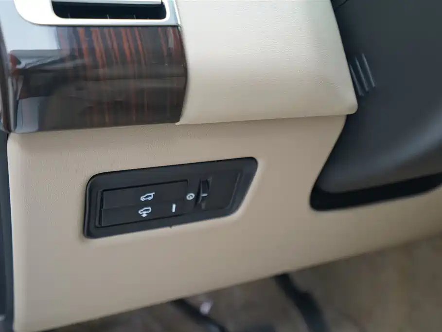 Land Rover Range Rover 2015 3.0 TDV6 Vogue фото 6
