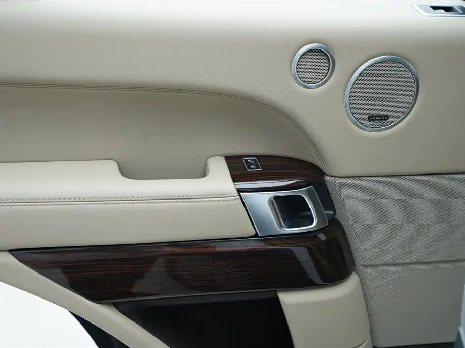 Land Rover Range Rover 2015 3.0 TDV6 Vogue фото 15