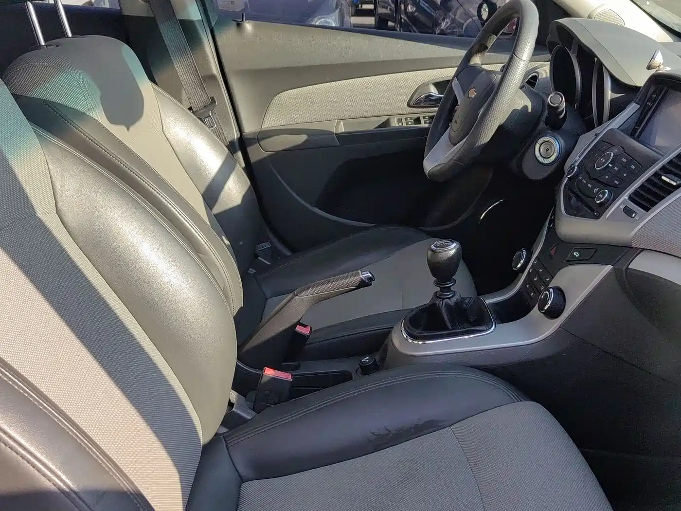 Chevrolet Cruze 2013 1.6L SE WTCC Edition MT фото 8
