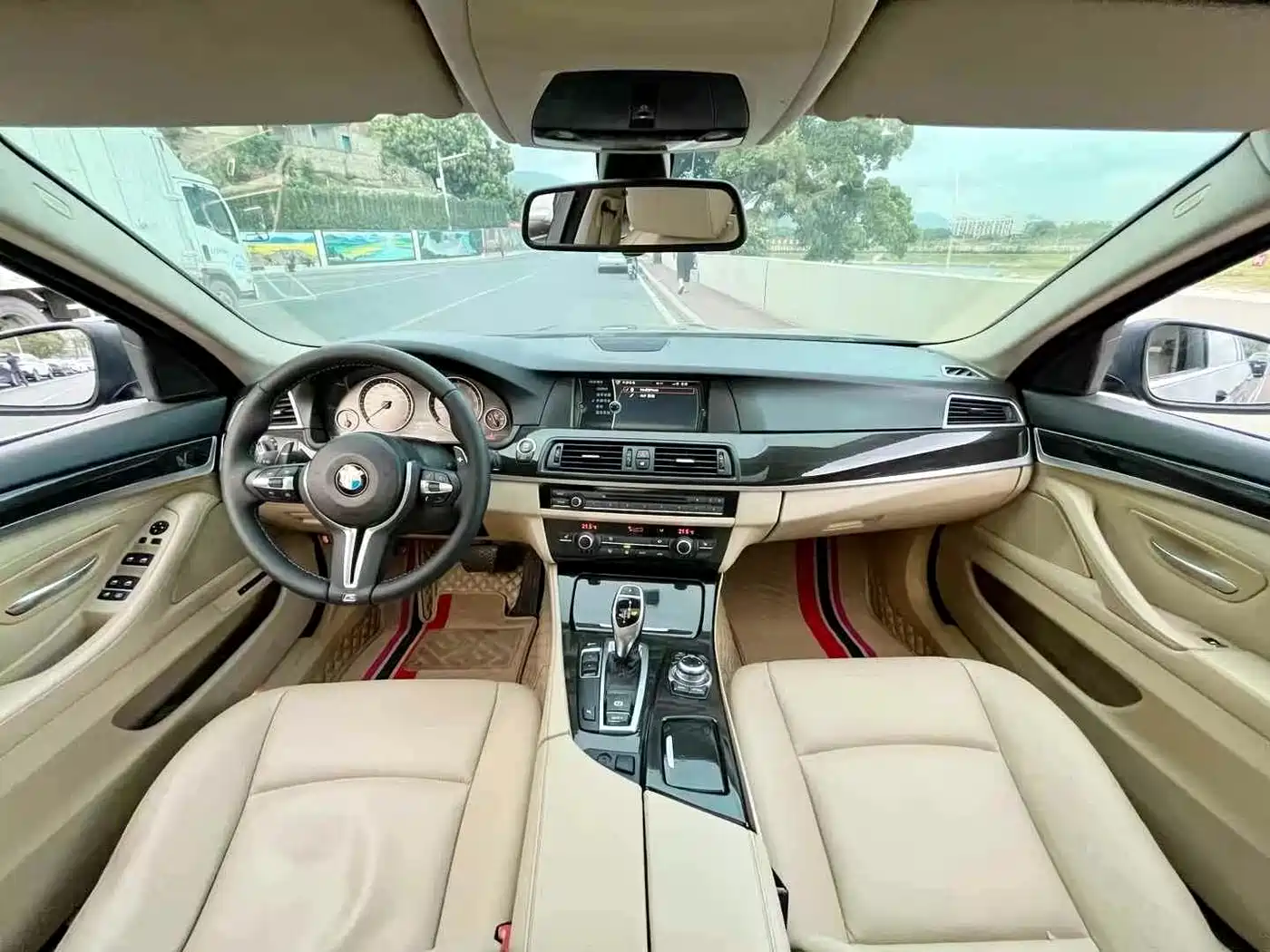 BMW 5 Series 2012 535Li Luxury фото 16
