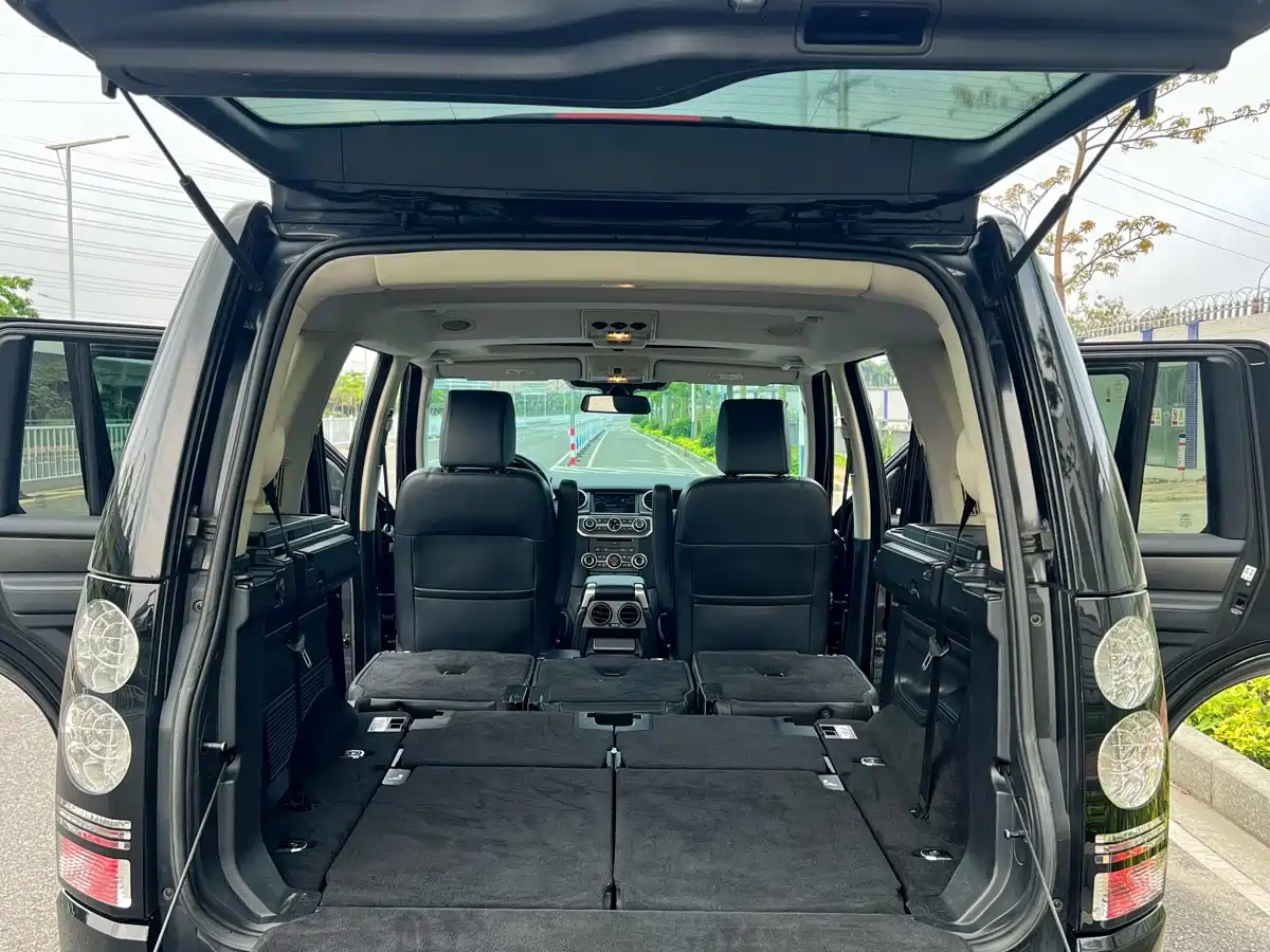 Land Rover Discovery 2015 3.0 SC V6 HSE фото 12