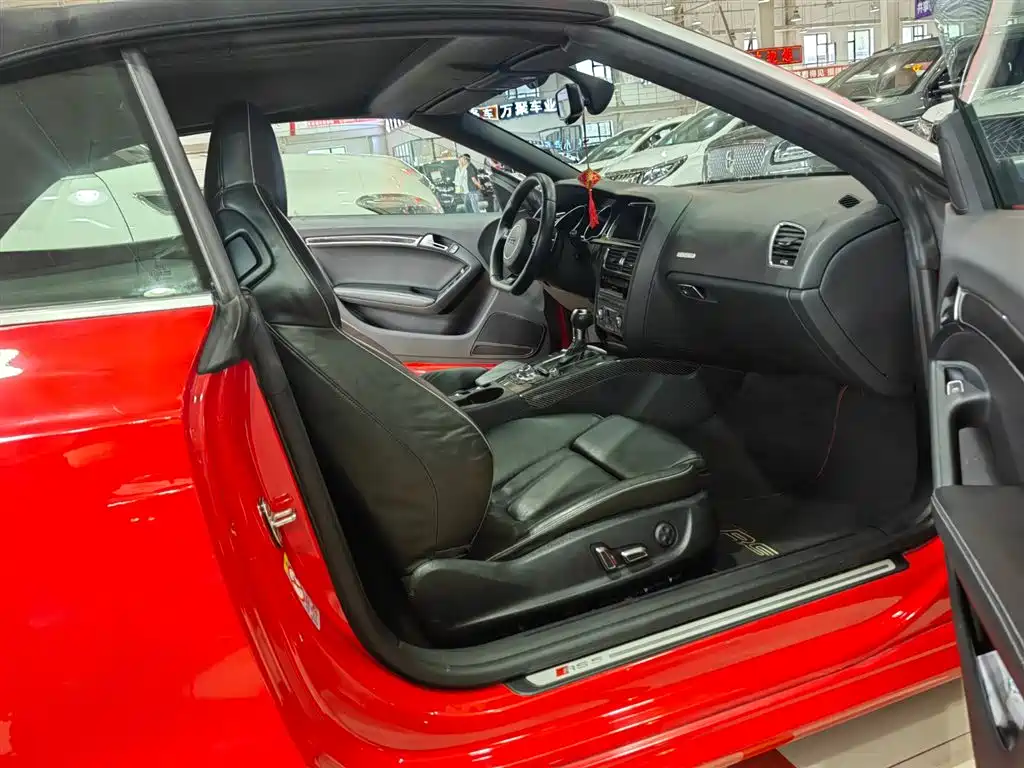 Audi RS 5 2013 RS 5 Cabriolet фото 12