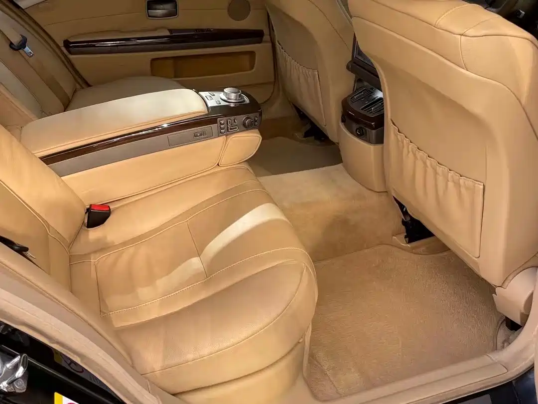 BMW 7 Series 2008 Model 730Li Classic Edition фото 40