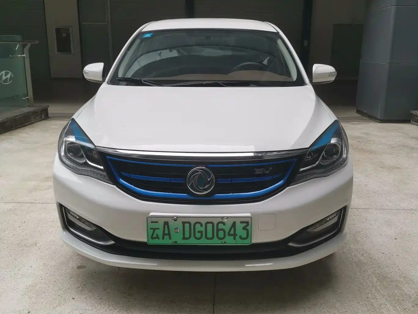 DONGFENG E70