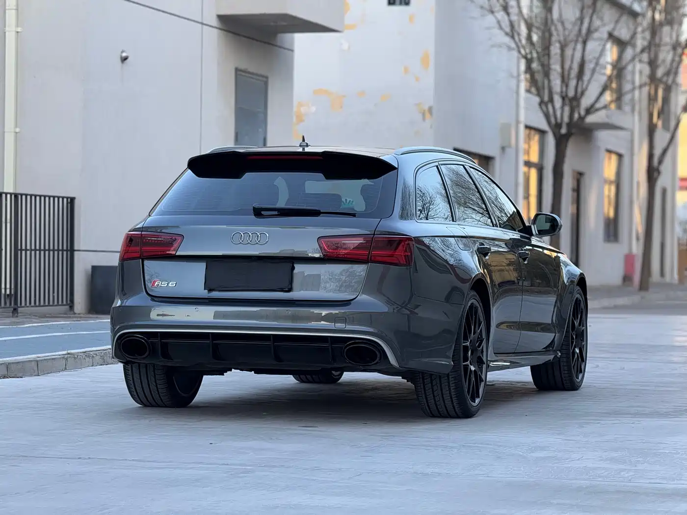 Audi RS 6 2016 RS 6 4.0T Avant фото 17