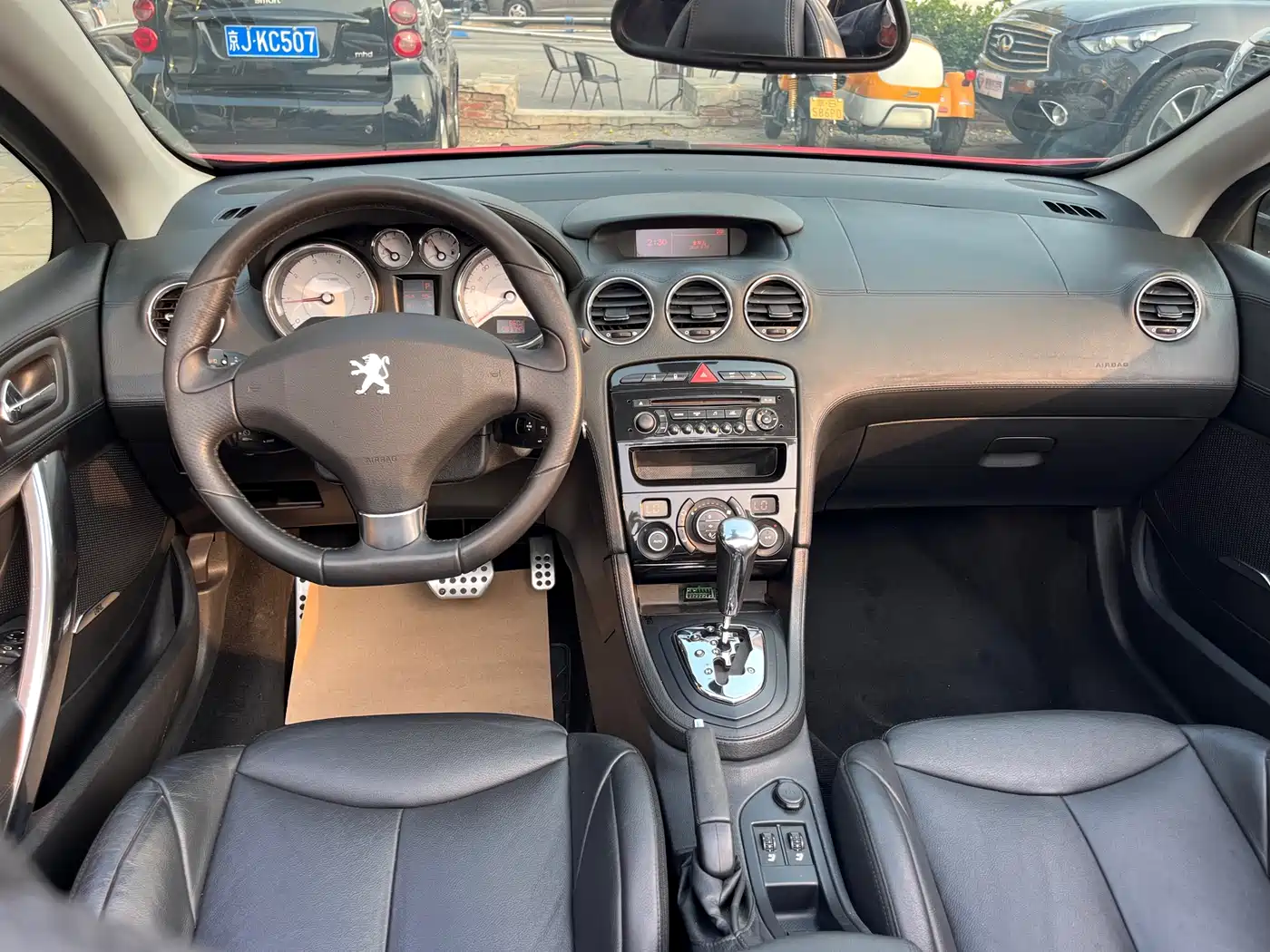 Peugeot 308 (Import) 2009 1.6T CC Automatic Luxury фото 23