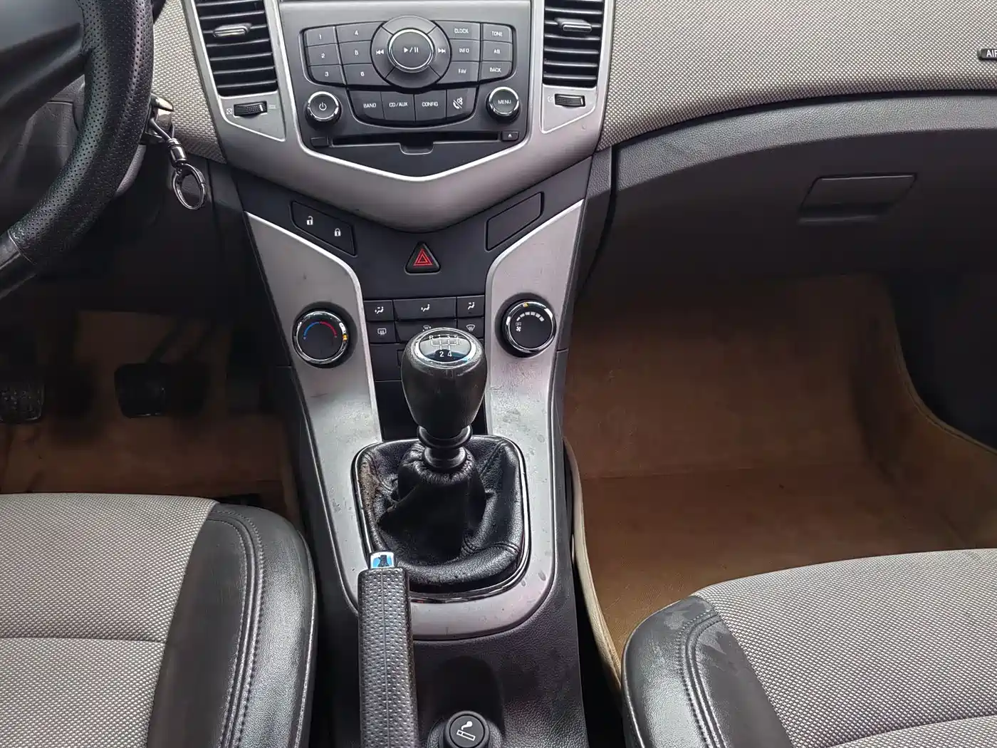 Фото 6 - Chevrolet Cruze