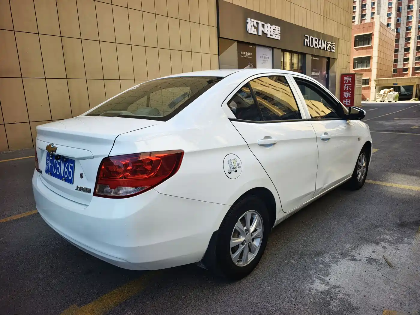Chevrolet Sail 2015 Sail 3 1.5L Manual Happiness Edition фото 8