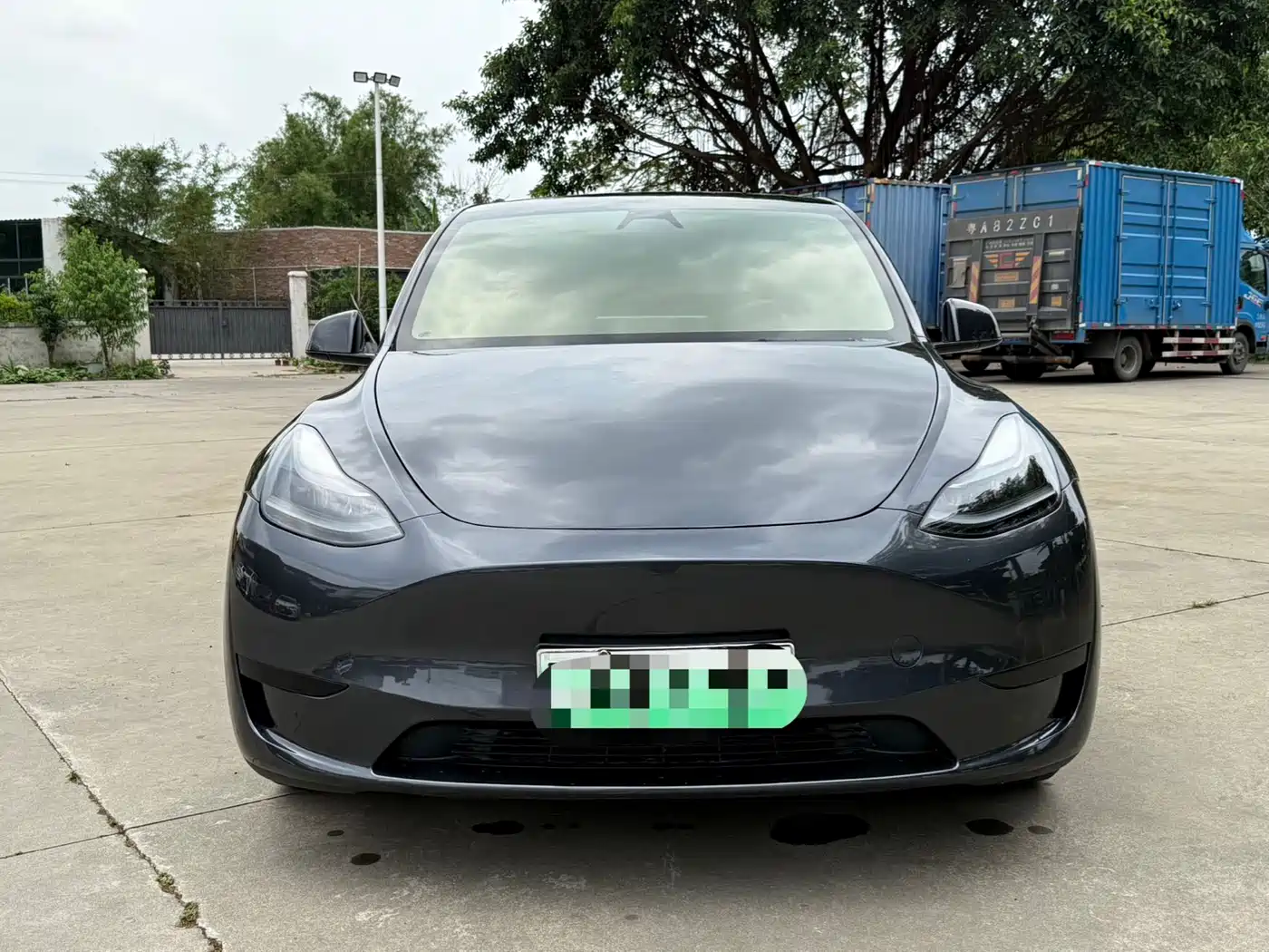 TESLA MODEL Y