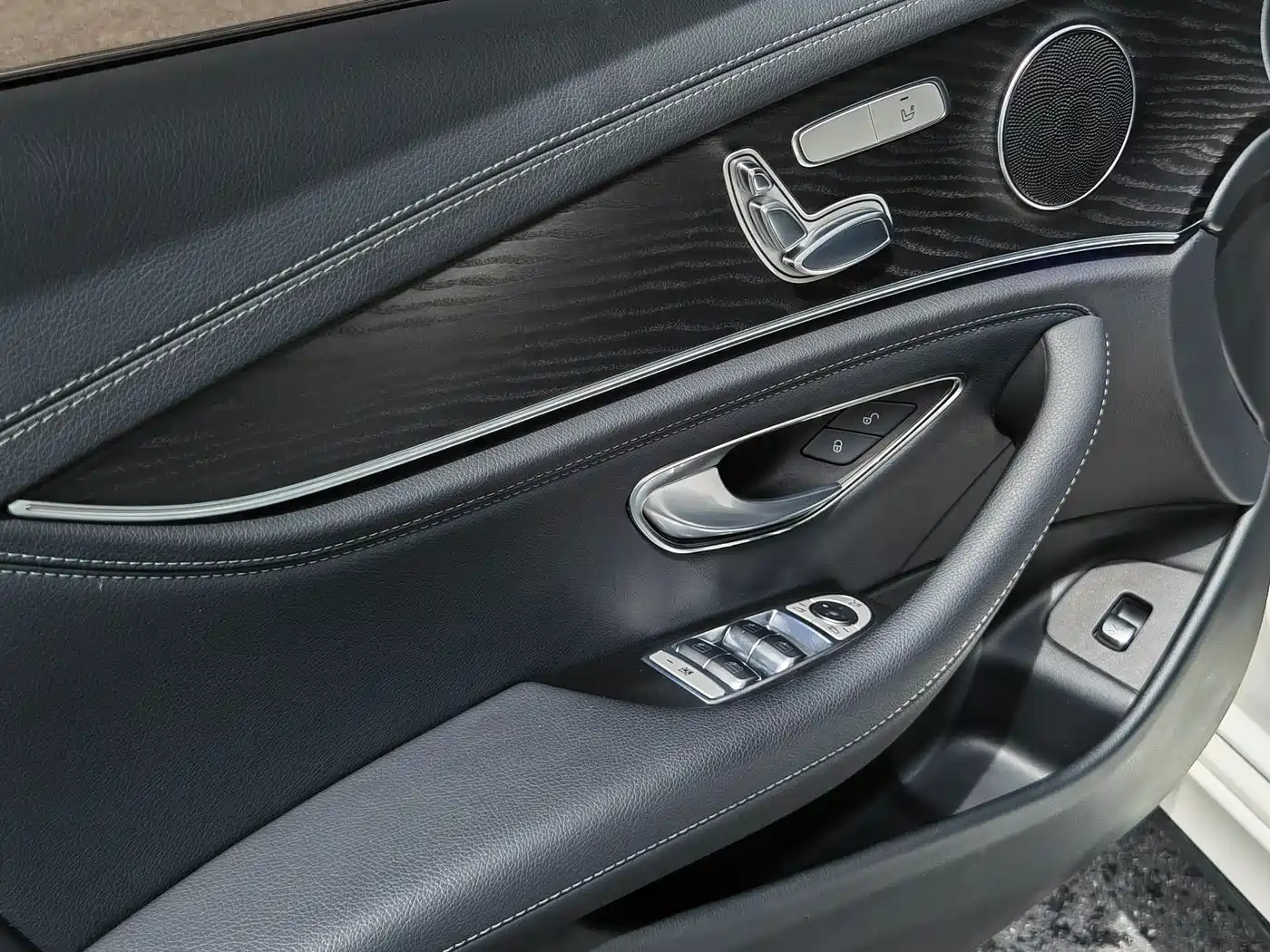 Mercedes-Benz E-Class 2018 E 200 L Sport фото 12