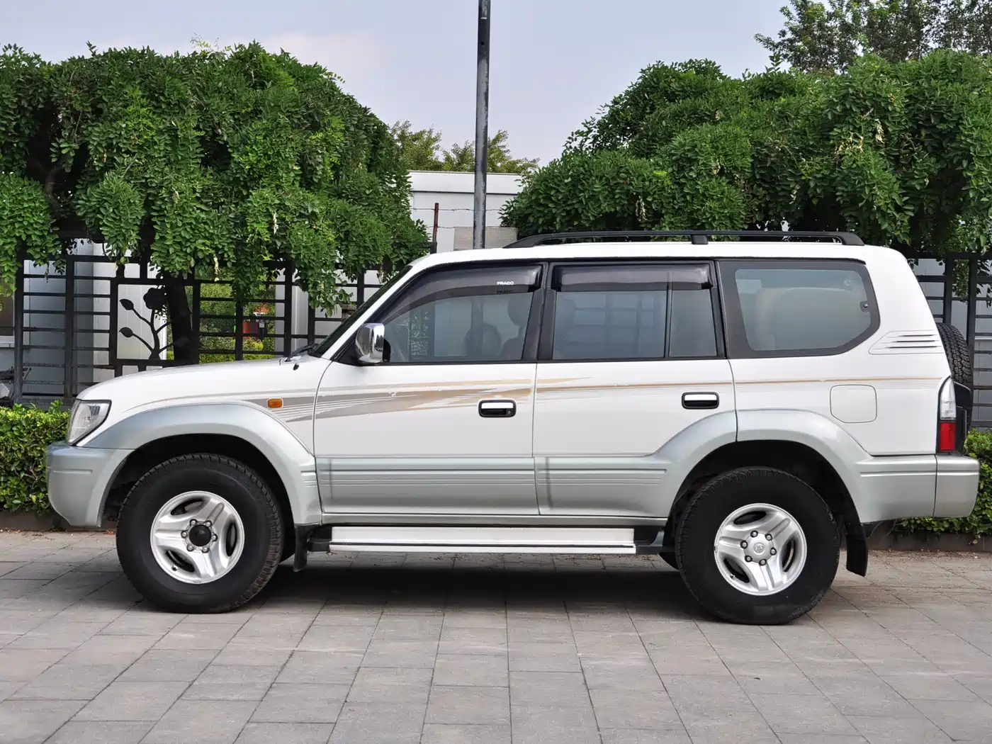 Toyota Prado (Import) фото 5