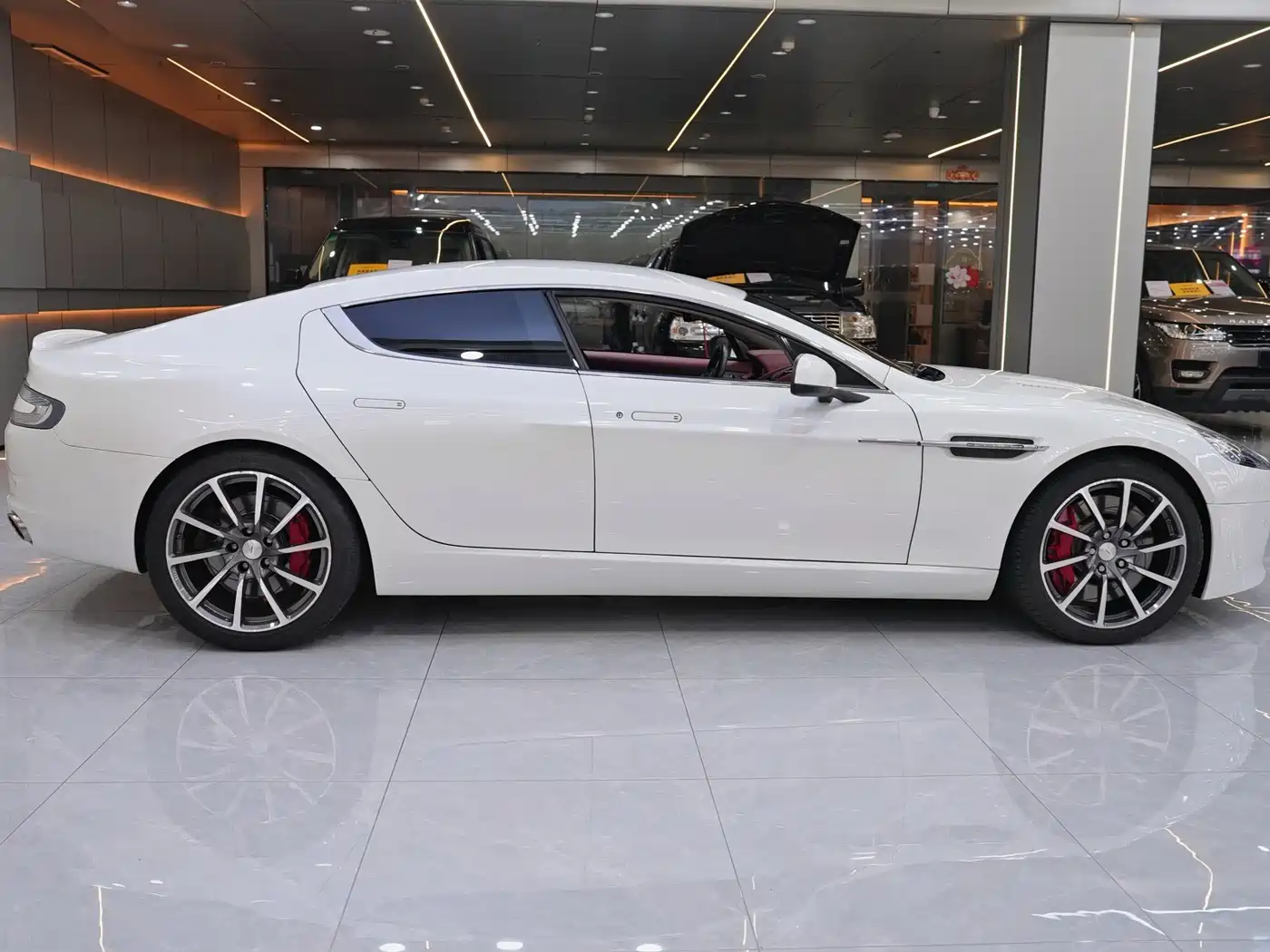 Aston Martin Rapide 2017 6.0L S фото 5