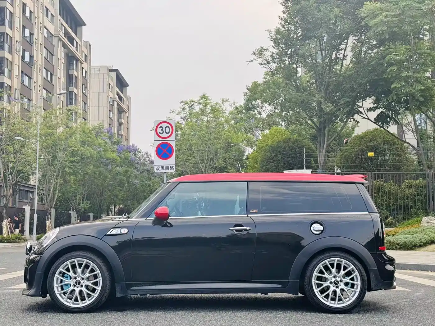 MINI CLUBMAN 2012 Model 1.6T COOPER S China Mission Edition фото 9