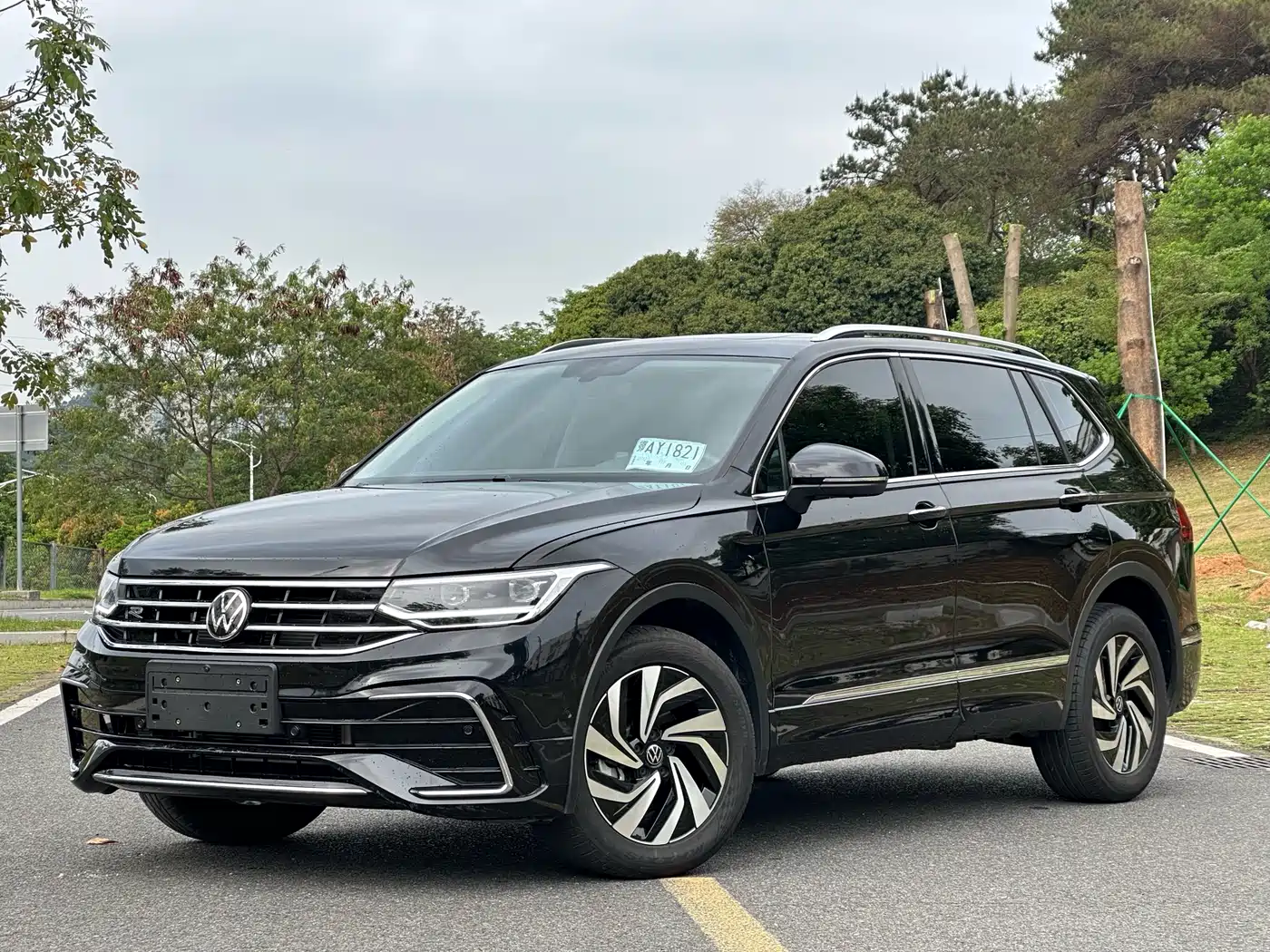 Volkswagen Tiguan L 2024 330TSI Automatic 2WD R-Line Premium Enjoyment Edition