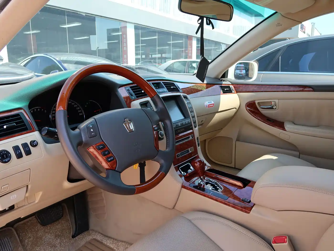 Toyota Crown 2007 2.5L Royal Navigation Edition фото 6