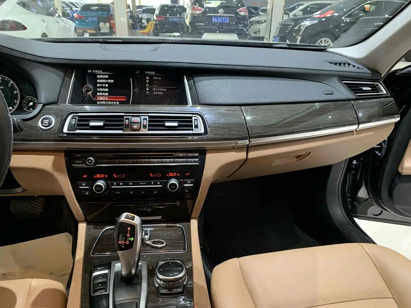 BMW 7 Series 2014 730Li Premium фото 10