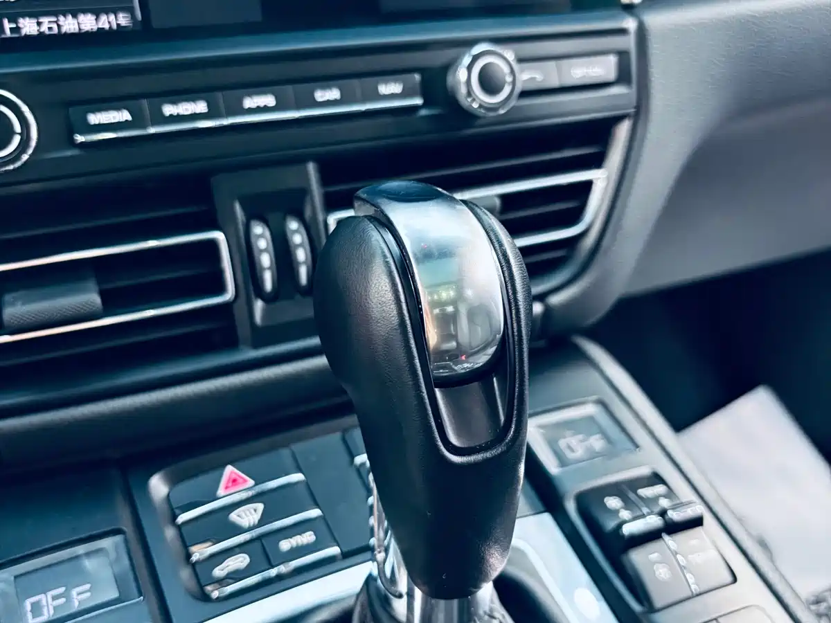 Porsche Macan 2018 Macan 2.0T фото 9