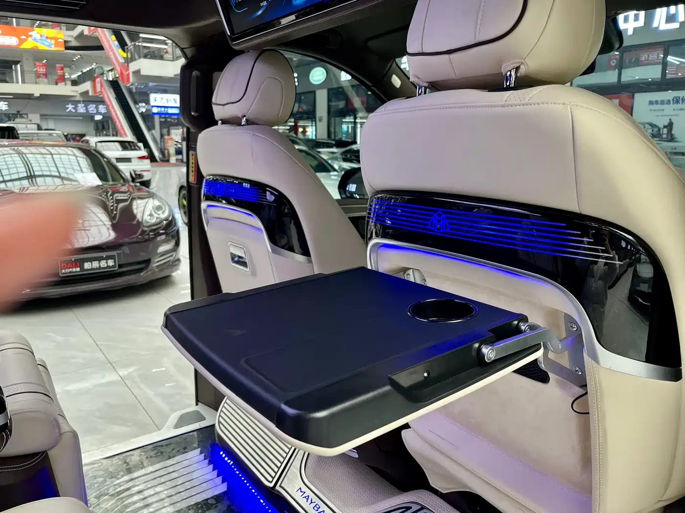 Mercedes-Benz Vito 2023 2.0T Business 7-Seater фото 8