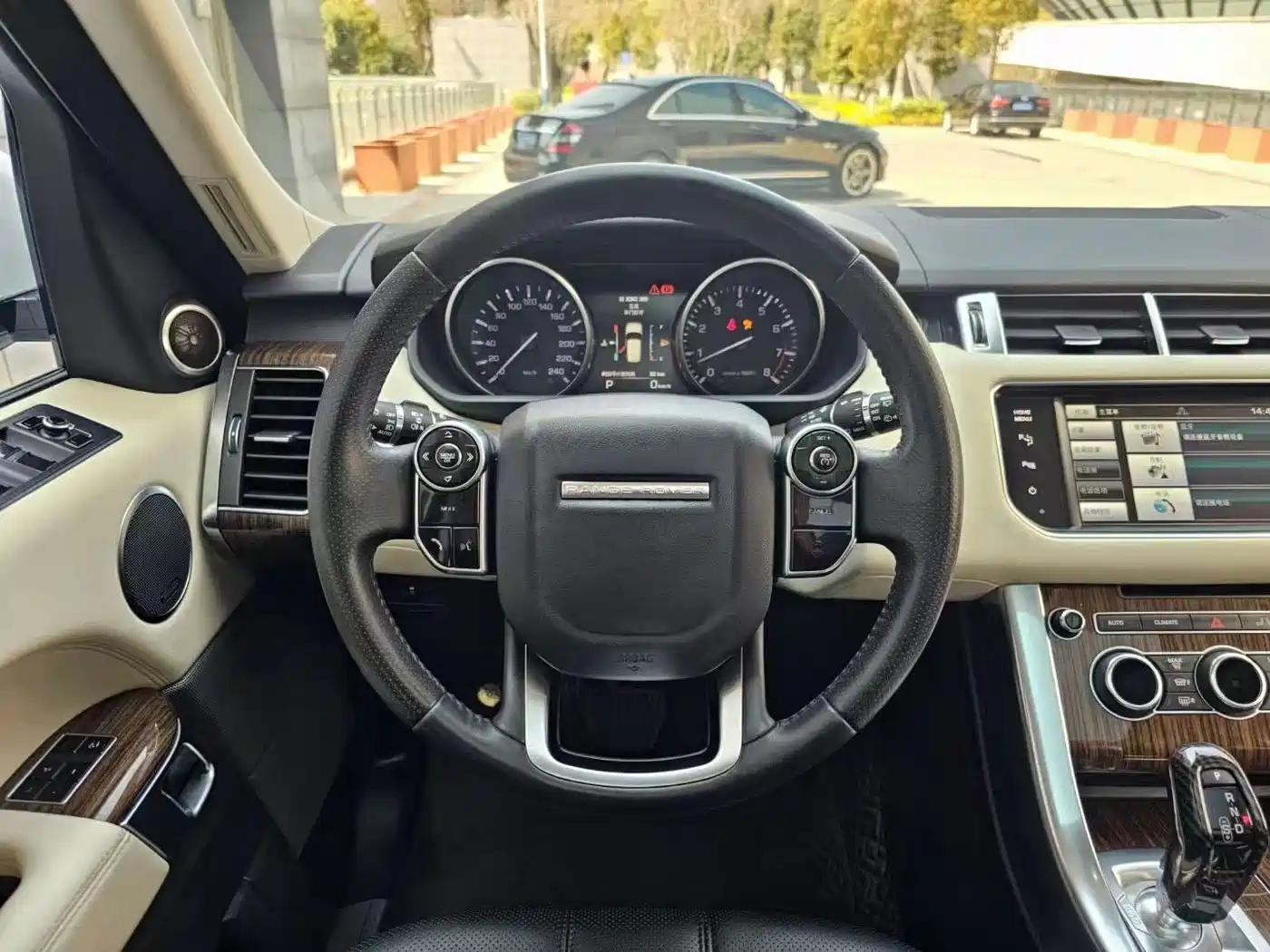 Land Rover Range Rover Sport 2014 3.0 SC V6 HSE фото 8