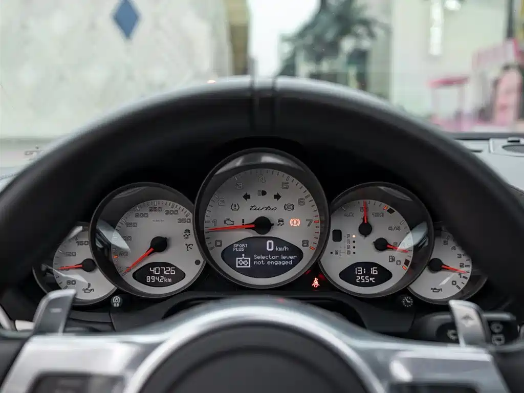 Porsche 911 2010 Turbo 3.8T фото 11