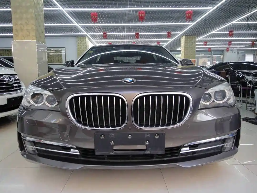 BMW 7 Series 2013 Model 730Li Leading фото 2