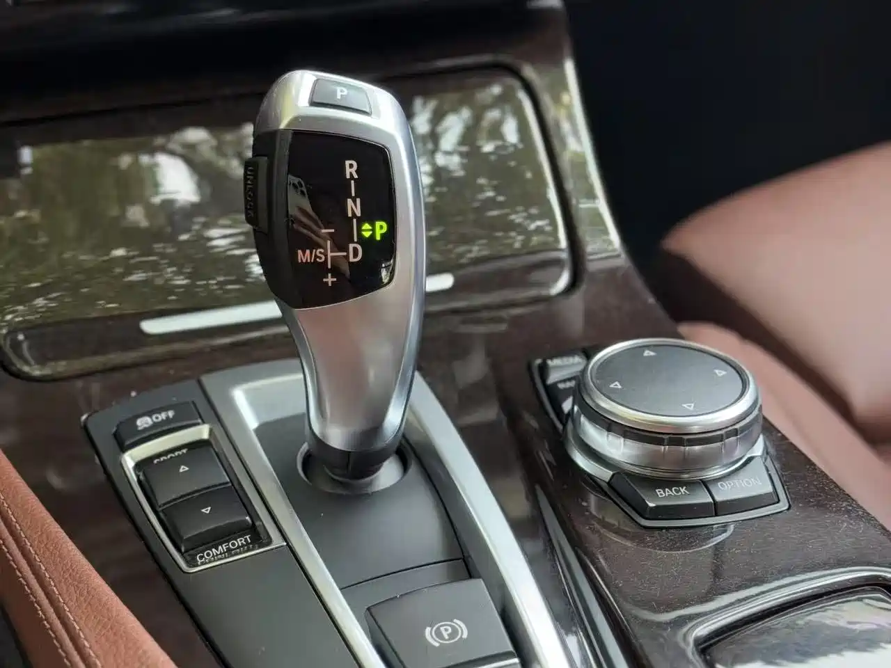 BMW 5 Series 2015 535Li Leading фото 12