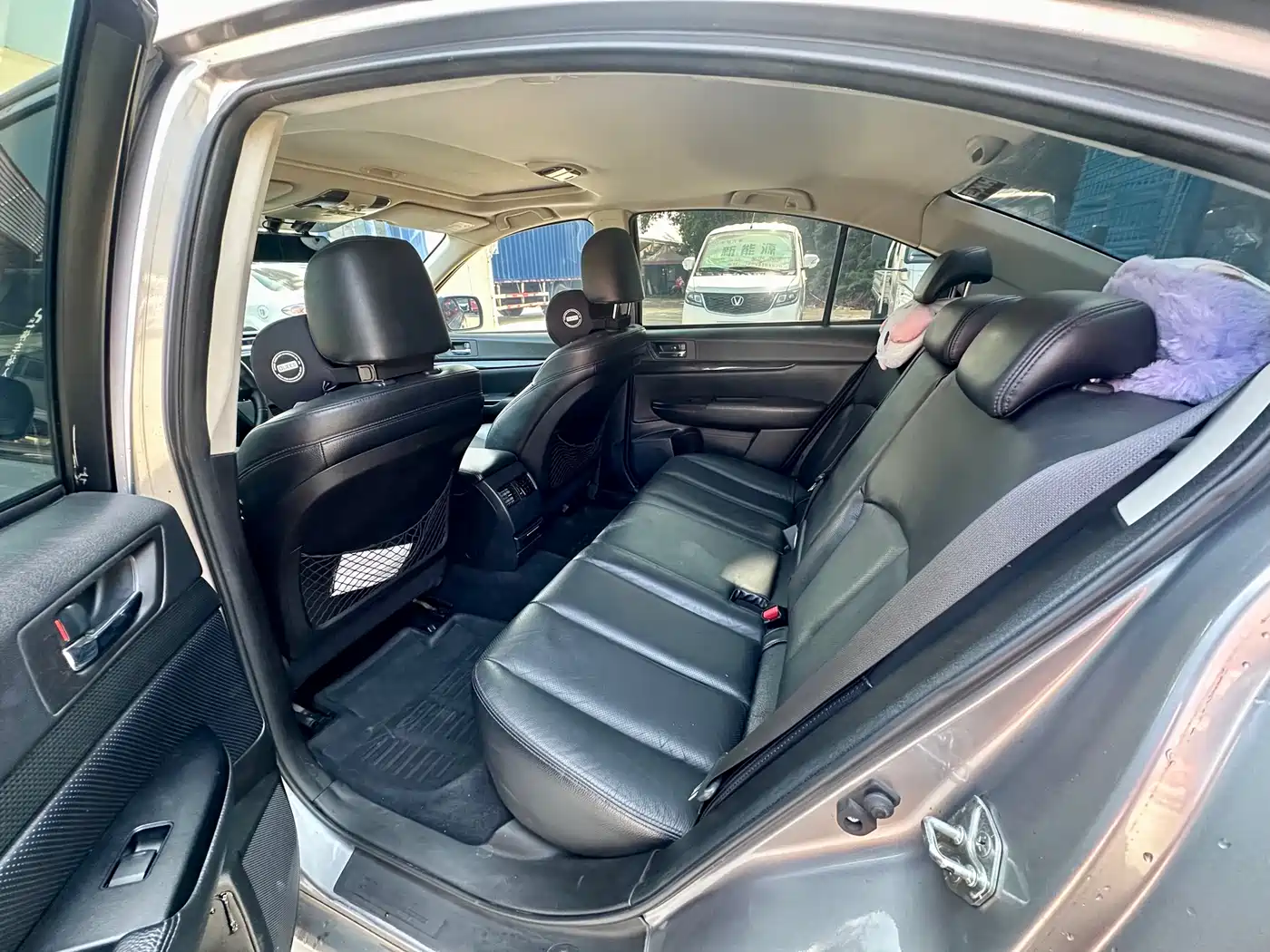 Subaru Legacy 2010 2.5GT Luxury Navigation Edition фото 5