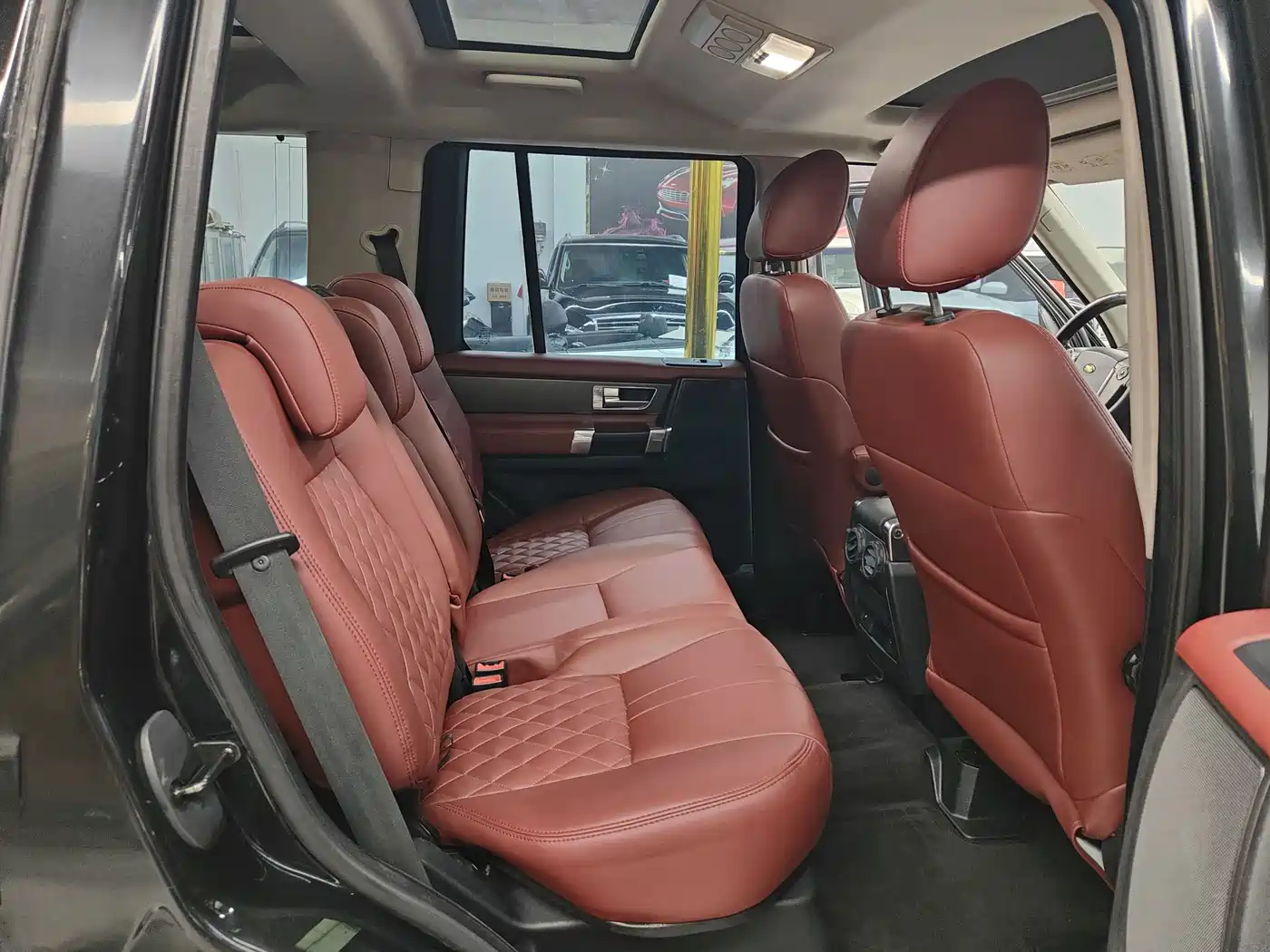 Land Rover Discovery 2009 Model 2.7 TDV6-S фото 17