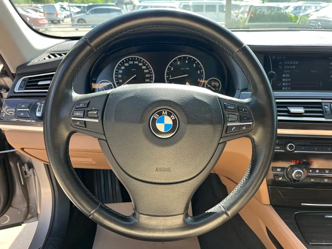 BMW 7 Series 2009 730Li Leading фото 27