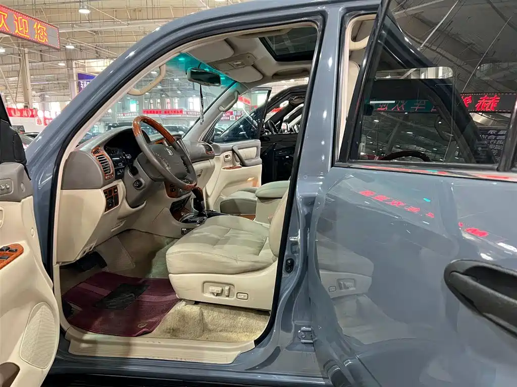 Toyota Land Cruiser 2005 4.7L Automatic VX-R фото 10