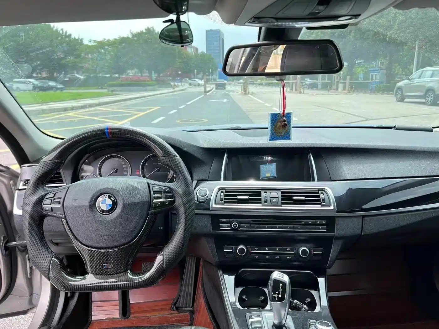 BMW 5 Series 2014 520Li Elegance фото 3