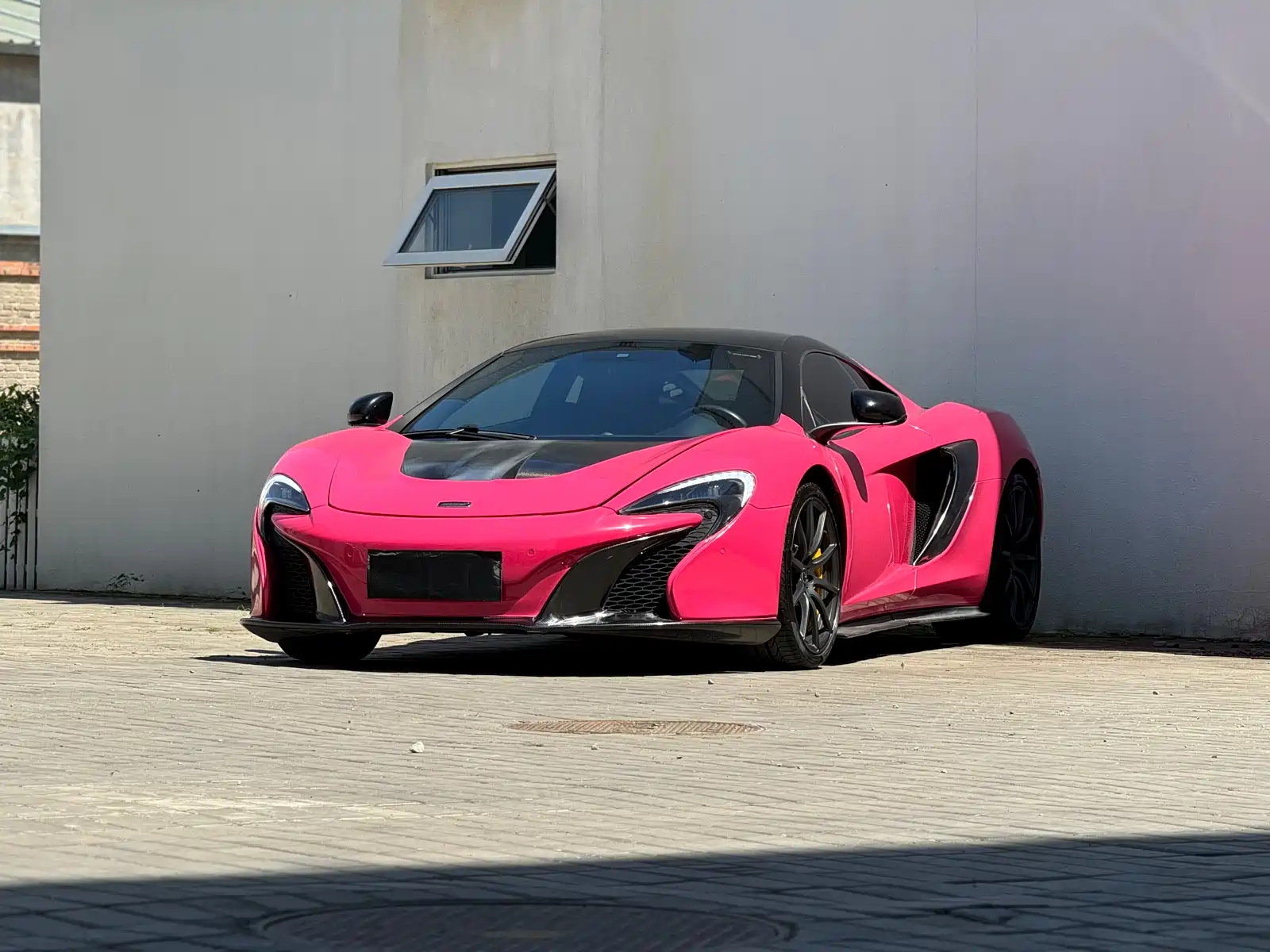 Photo 1 - McLaren 12C