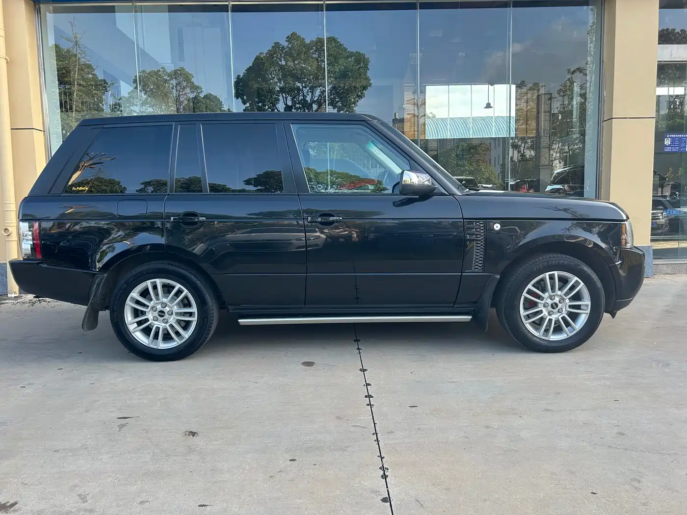 Land Rover Range Rover 2012 5.0 NA V8 фото 7