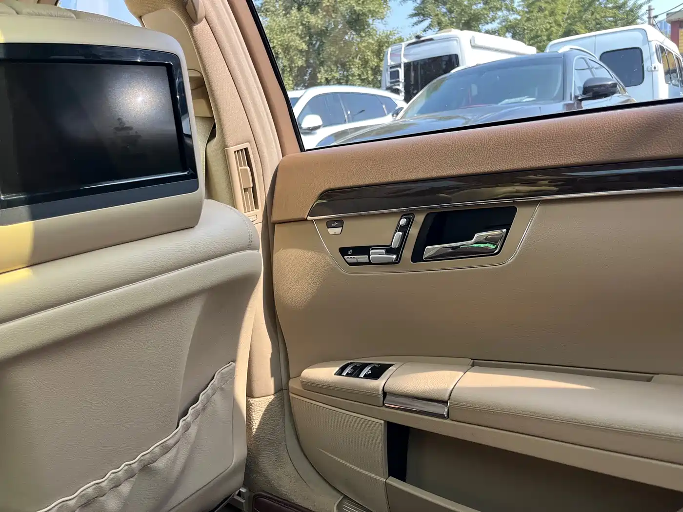 Mercedes-Benz S-Class 2012 S 300 L Luxury Grand Edition фото 30