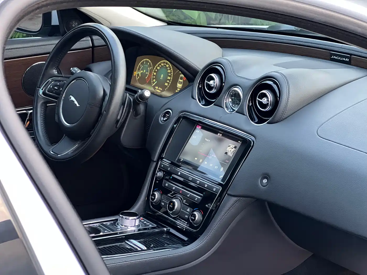 Jaguar XJ 2016 2016 XJL 3.0 SC 2WD Elegance Business Edition