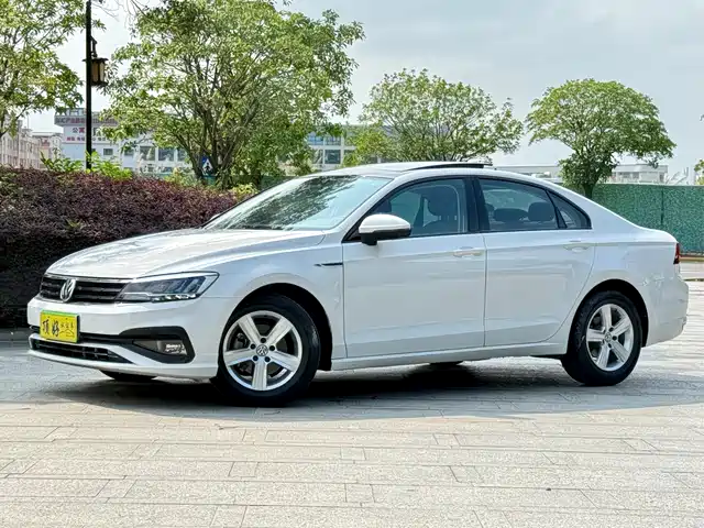 Volkswagen Lamando 2021 230TSI DSG Fashion Edition
