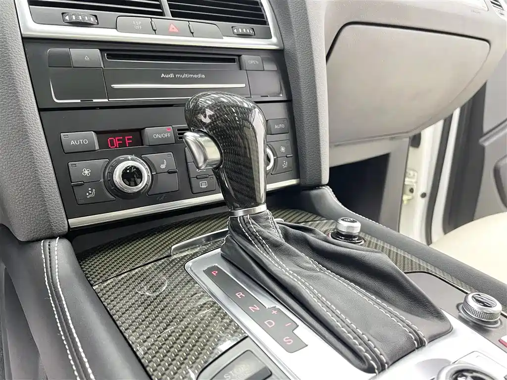 Audi Q7 2010 Model 6.0 V12 TDI Flagship фото 15
