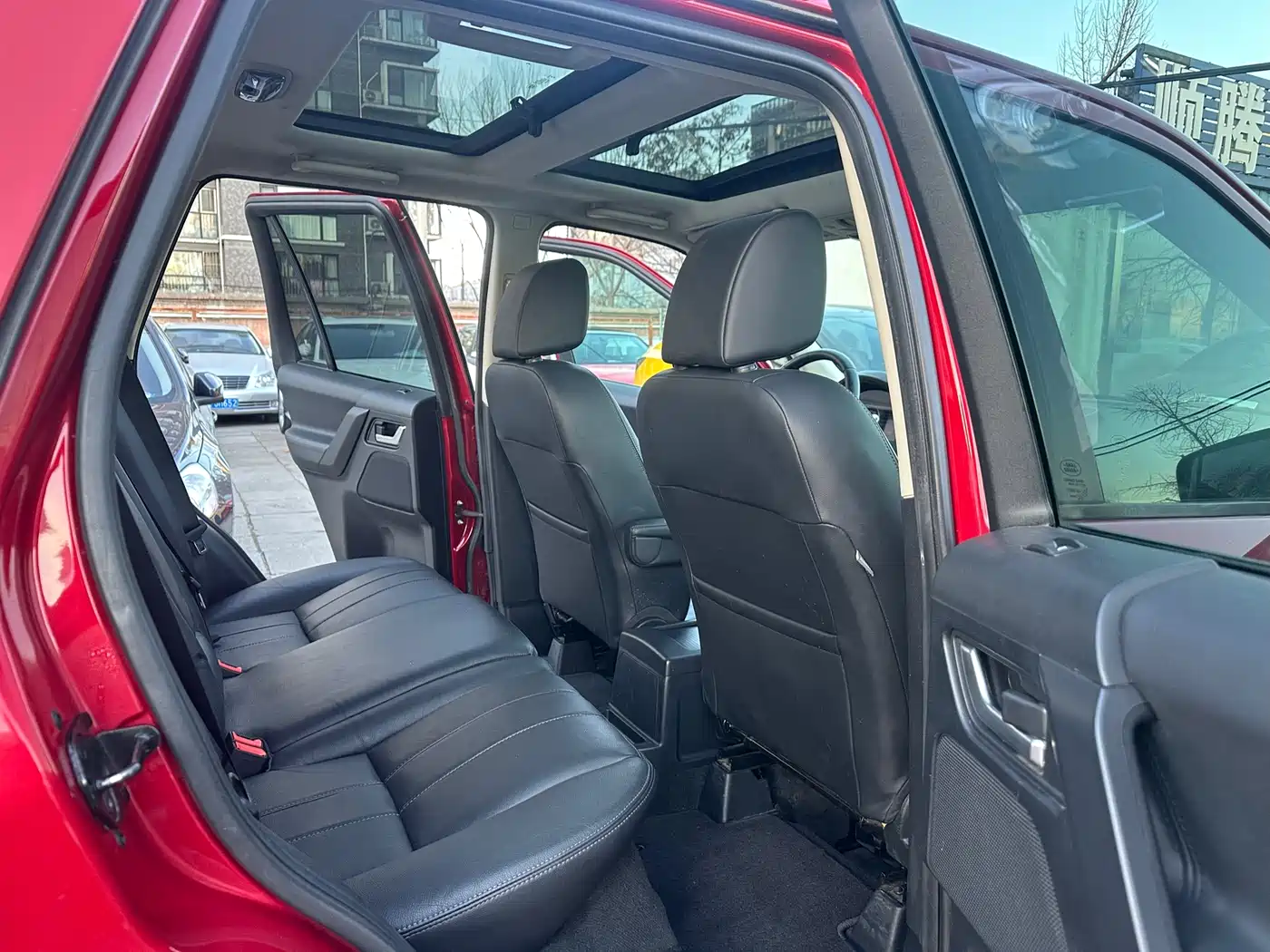 Land Rover Freelander 2 2014 2.0T Si4 SE Gasoline Edition фото 17